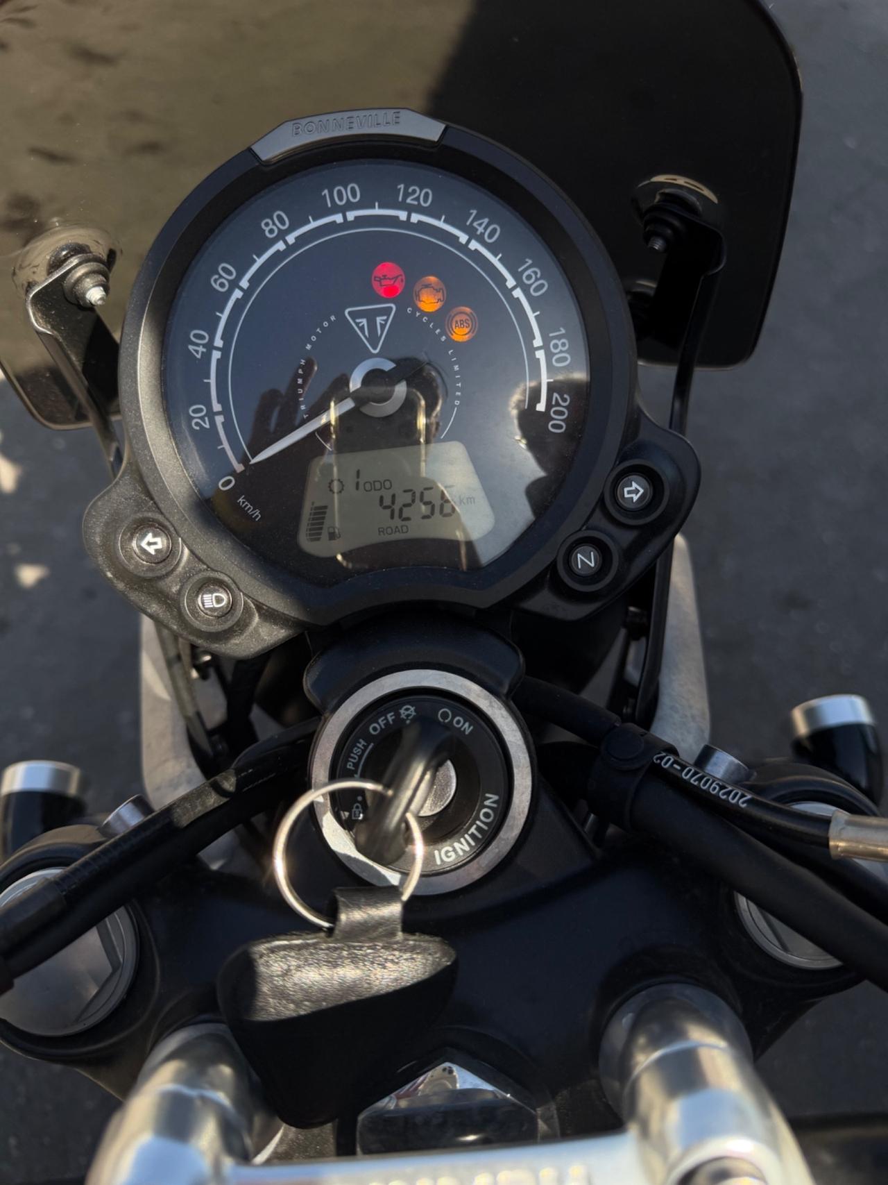 Triumph Speed Twin 900 Crome edition