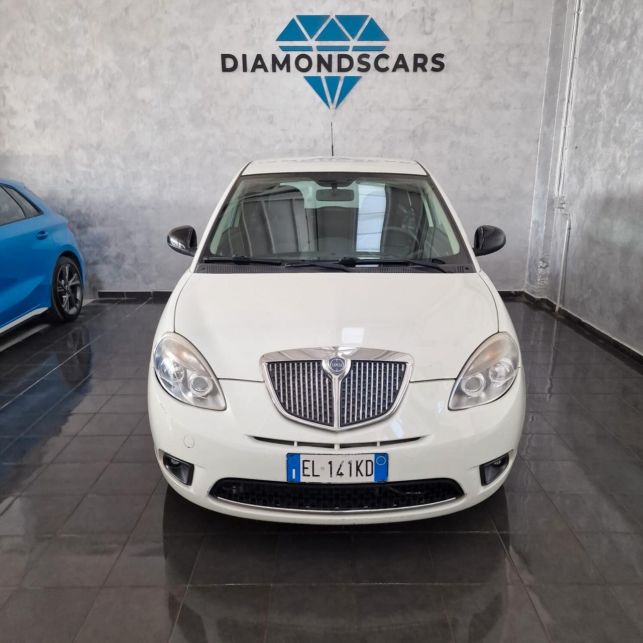Lancia Ypsilon 1.3 MJT 75 CV Unyca
