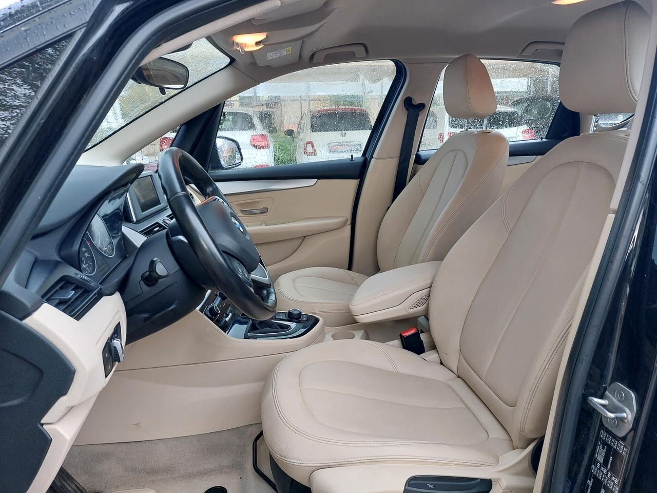 BMW Serie 2 Act. Tourer 216d Advant. Automat.-2015