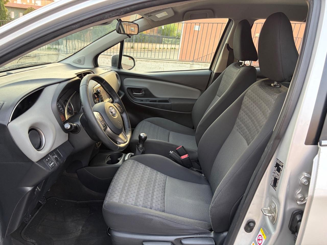 Toyota Yaris 1.0 benz ideale per neopatentati