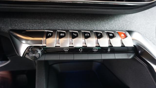 PEUGEOT 3008 BlueHDi 130 S&S EAT8 Allure Pack