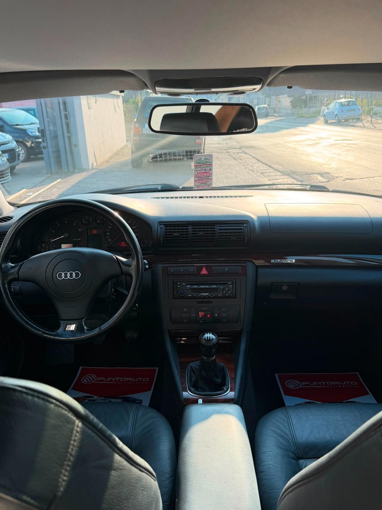 Audi A4 Avant 2.8 V6 quattro auto (5m)