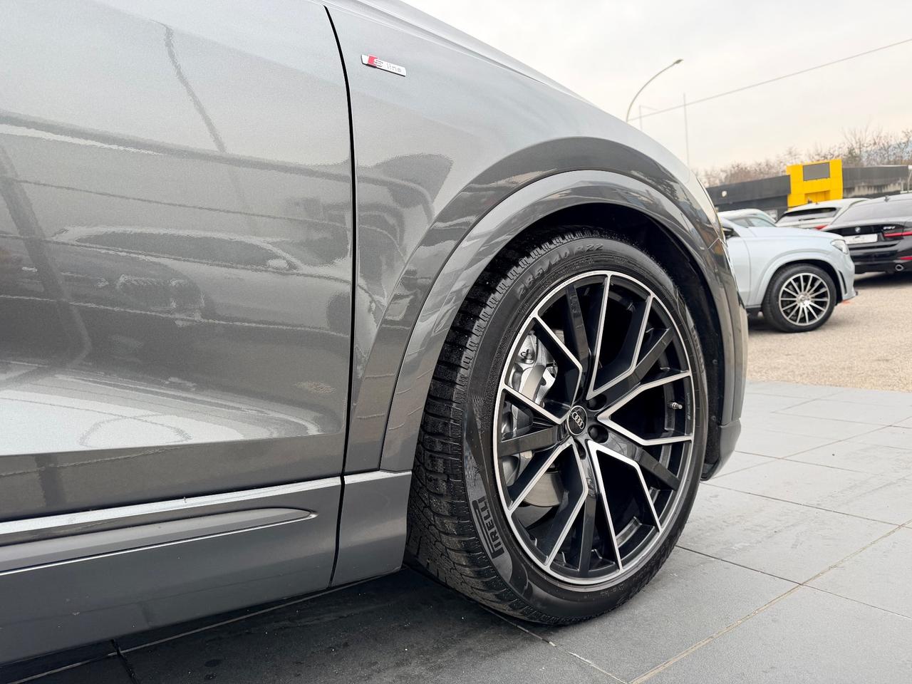 Audi Q8 45 TDI quattro 231cv s line no tasse