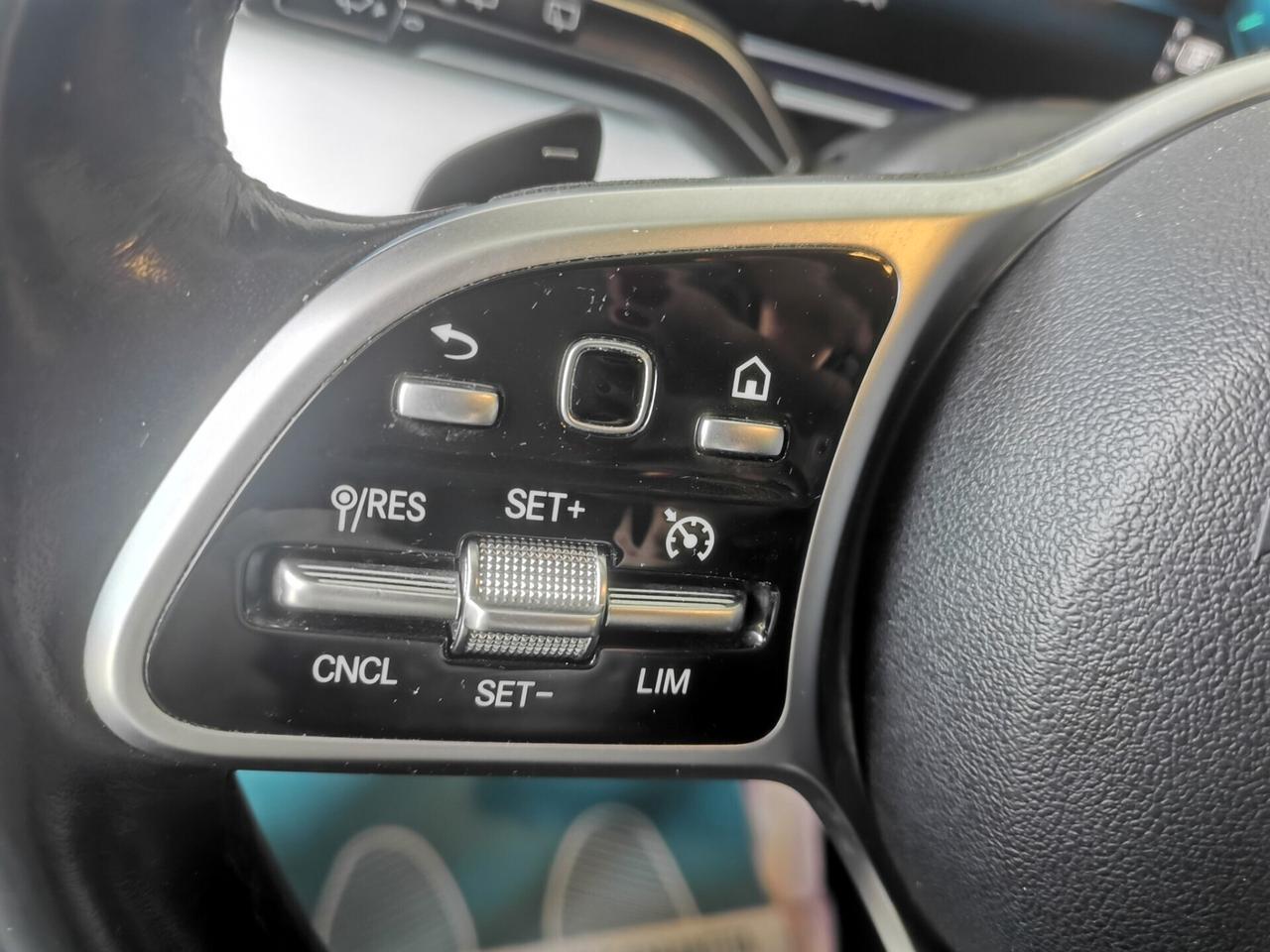 Mercedes-Benz GLE 300 4Matic Premium AMG 2021