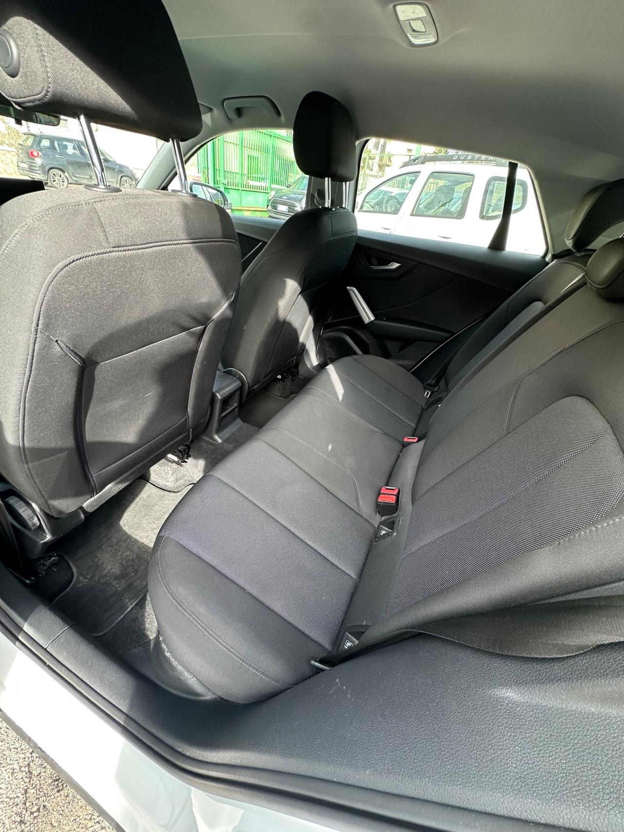 Audi Q2 30 TDI S tronic Identity Black