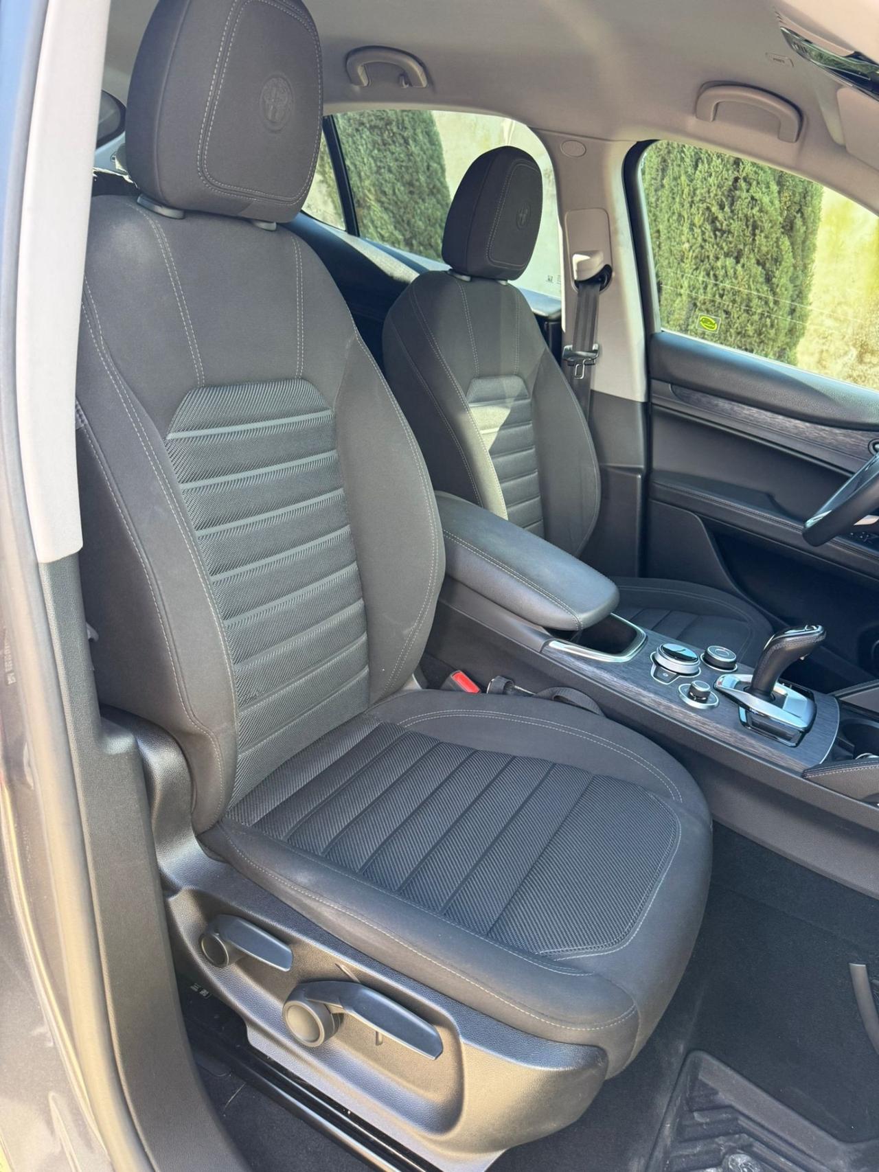 Alfa Romeo Stelvio Restynling - 190 CV AT8 Q4