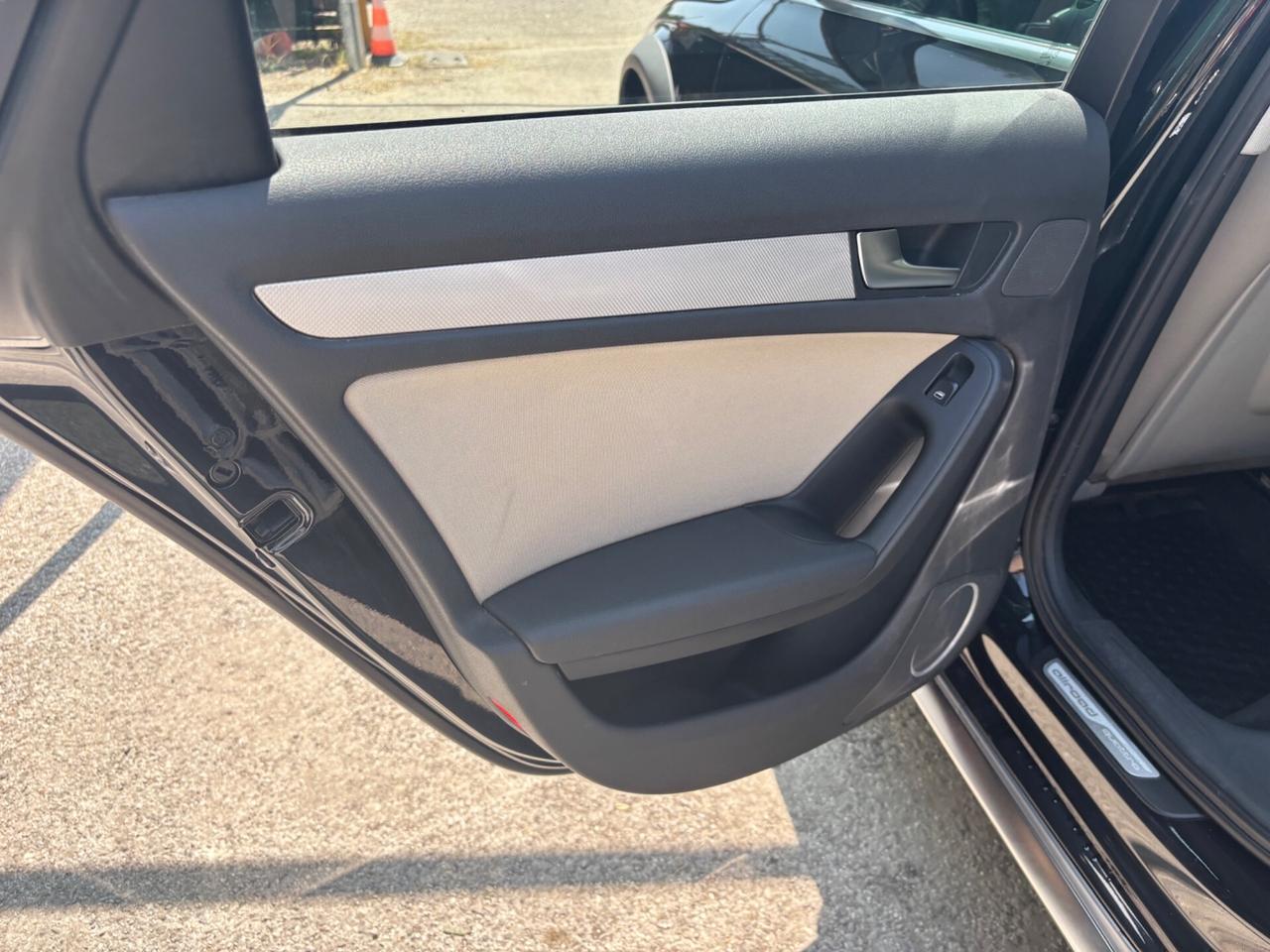 Audi A4 allroad 2.0 TDI gancio traino Advanced