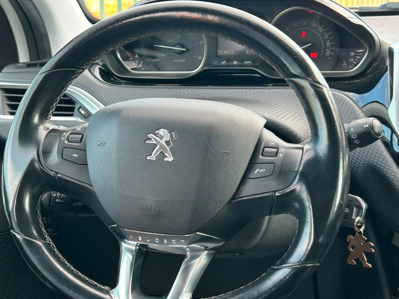 Peugeot 2008 BlueHDi 100 Black Matt