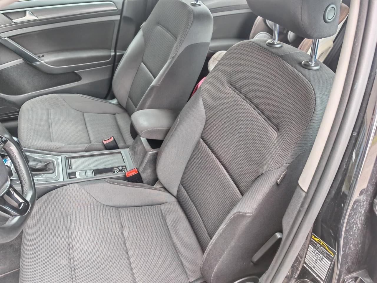 Volkswagen Golf Variant 1.6 TDI 115 CV DSG Executive BlueMotion Tech.