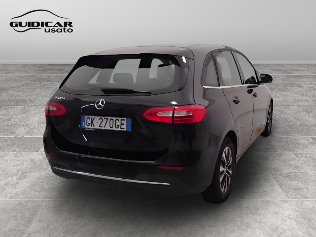 Mercedes-Benz Classe B - W247 2018 - B 180 d Sport auto