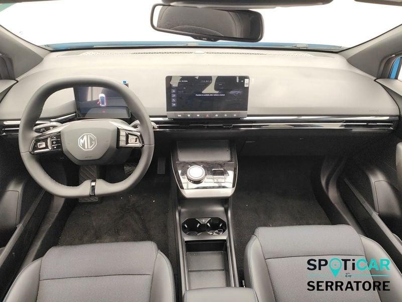 MG MG4 EV 77kwh EDU 2WD LUX LHD heat pump BLACK Brighton Blue + Black