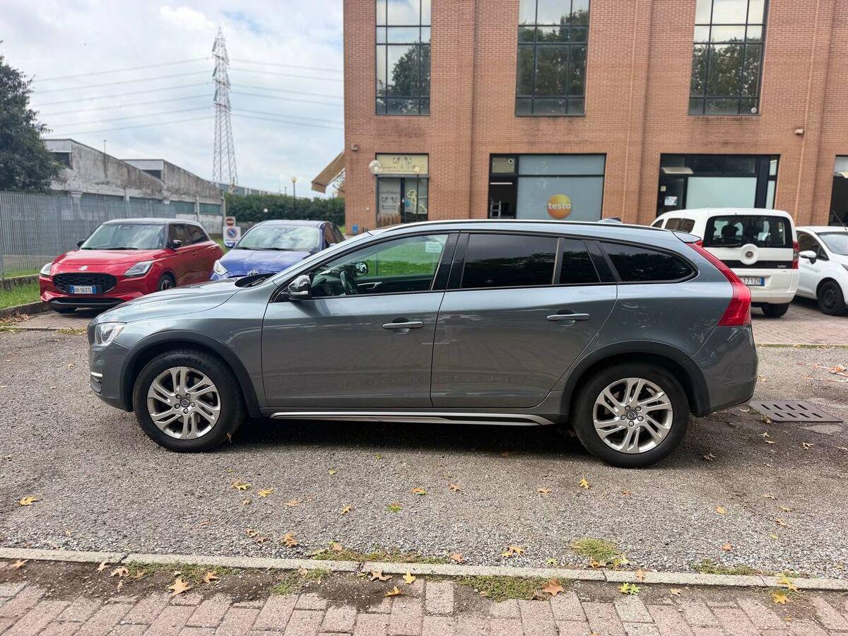 Volvo V60 Cross Country V60 c.country 2.4 D4 Business Plus awd geartronic