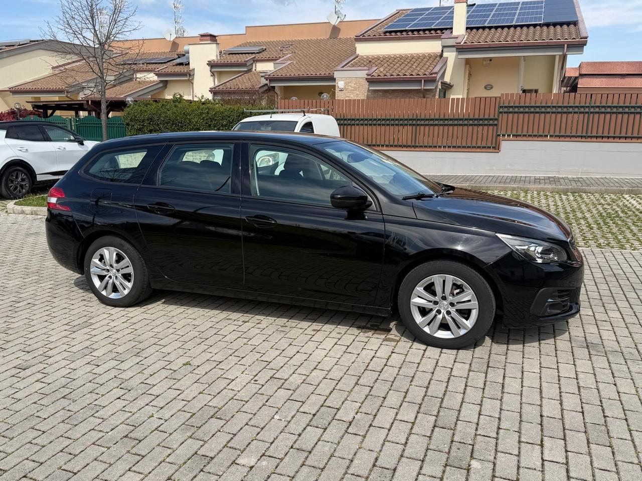 Peugeot 308 BlueHDi 120CV Business *MINIRATE*