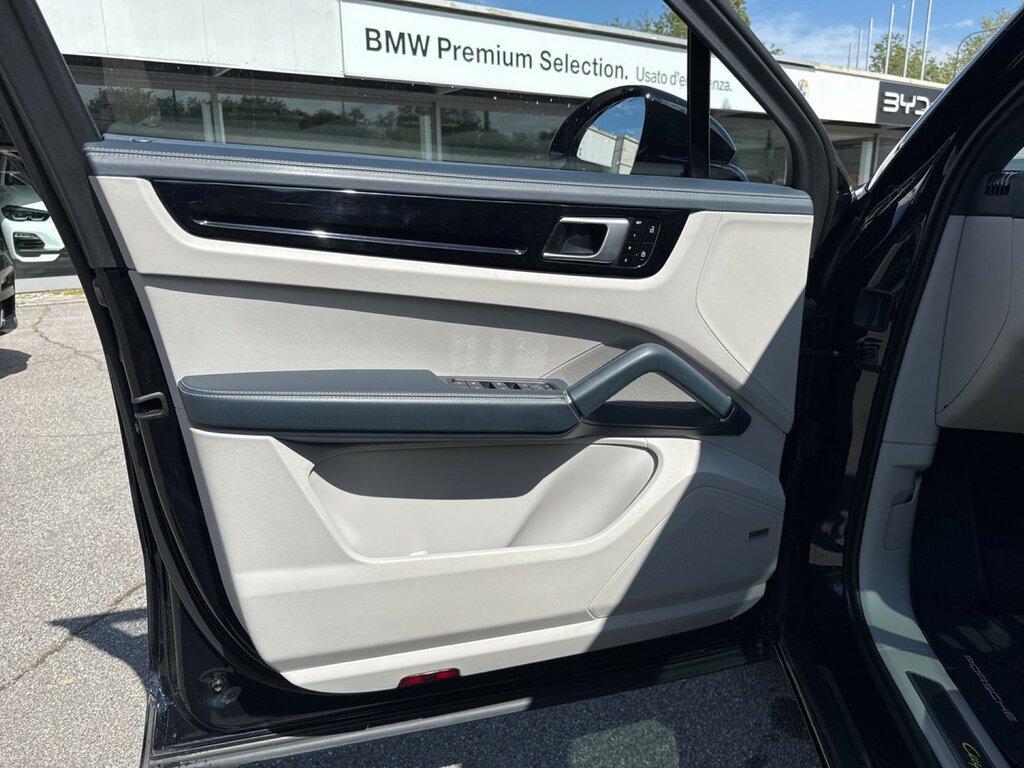 Porsche Cayenne Coupe 3.0 E-Hybrid Tiptronic