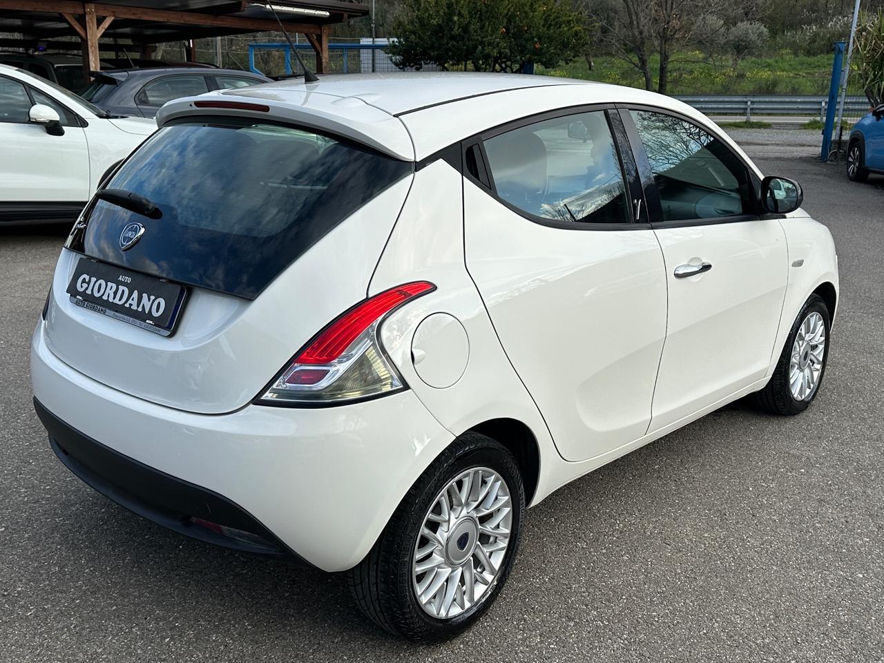 Lancia Ypsilon 1.3 MJT 16V 95 CV 5 porte S&S Silver