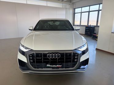 Audi Q8 55 TFSI quattro tiptronic Sport
