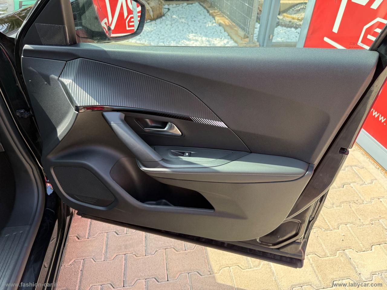 PEUGEOT 2008 PureTech 100 S&S Allure