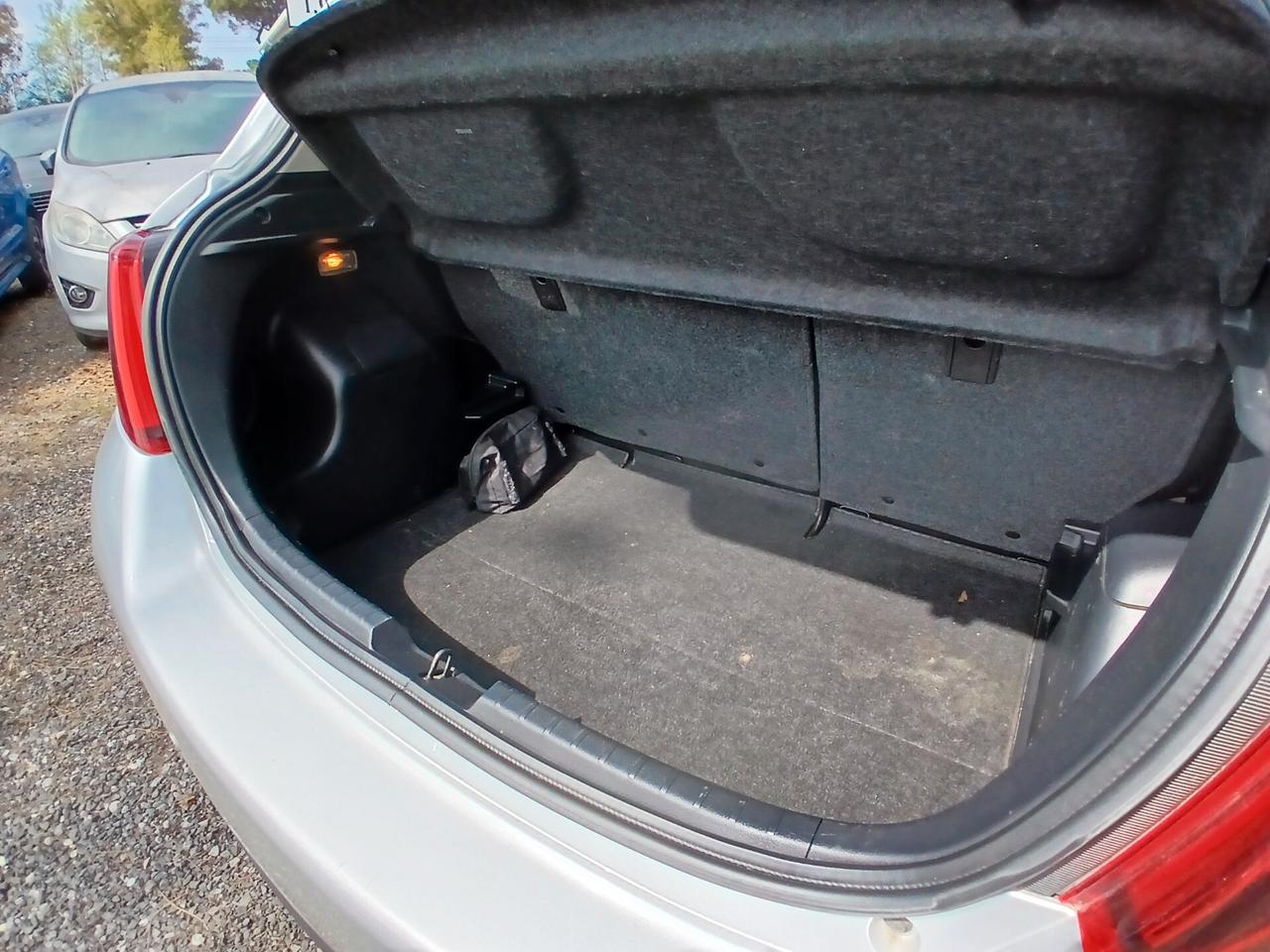 Toyota Yaris 1.4 D-4D 5 porte Lounge