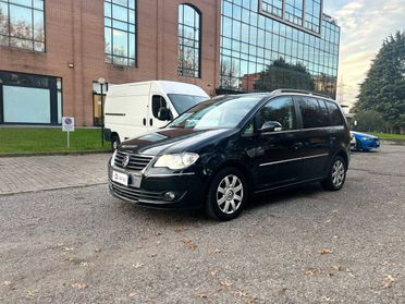 Volkswagen Touran 2.0 tdi Highline 170cv dsg dpf