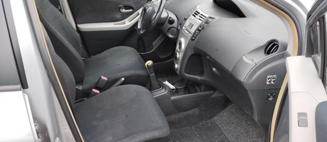 TOYOTA Yaris 1.3 5 porte Luna