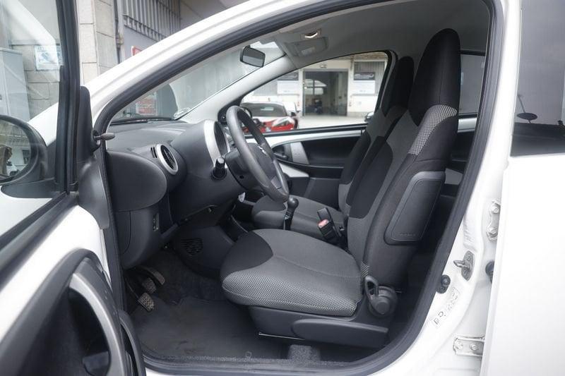 Toyota Aygo Toyota Aygo 1.0 VVT-i Active Connect 50KW ANNO 2013
