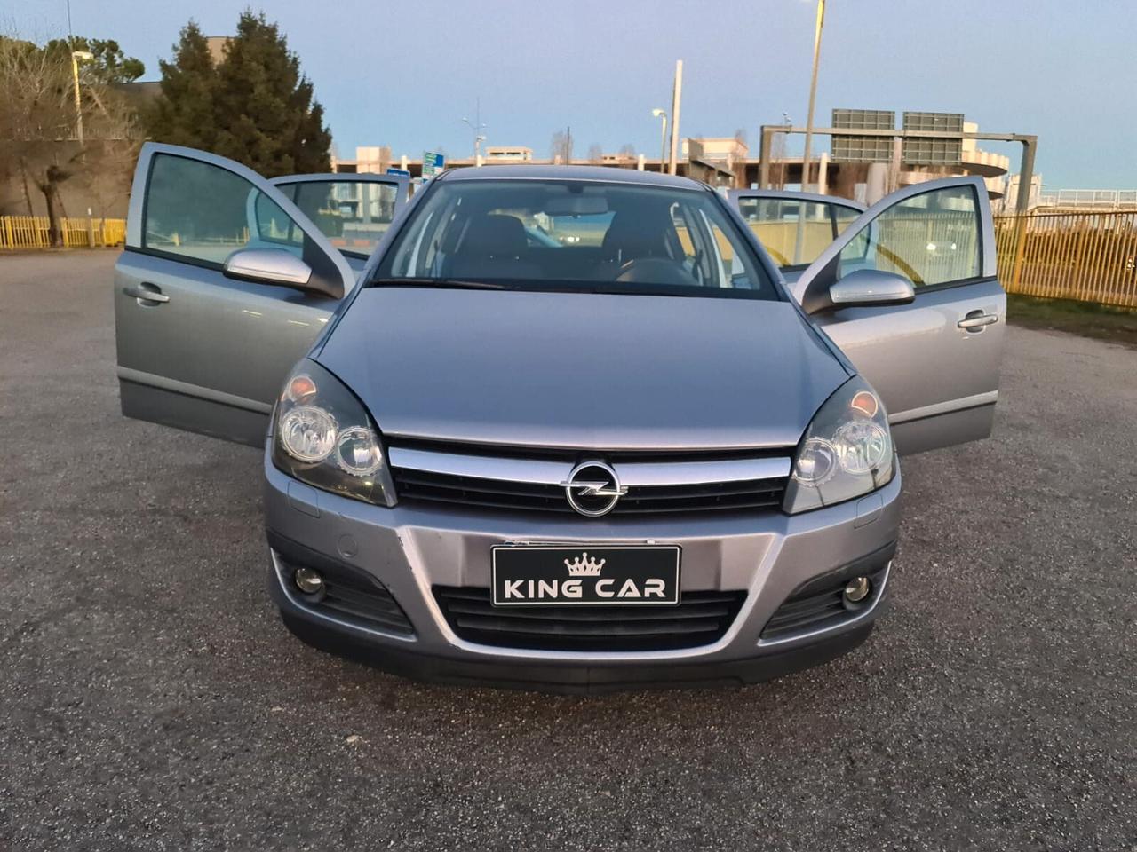 Opel Astra 1.6 16V Twinport 5 porte Cosmo