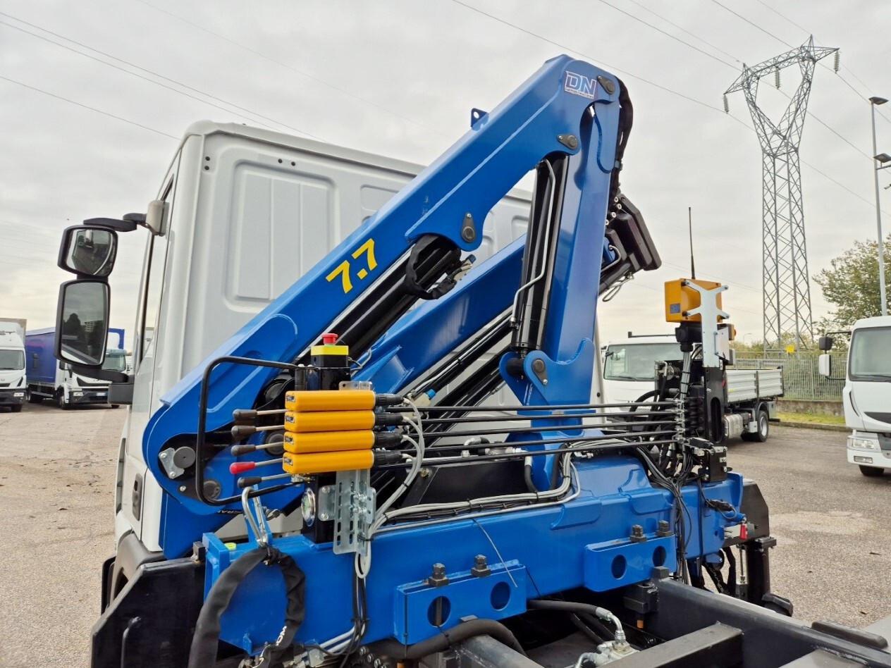 IVECO EUROCARGO 120EL19 ribaltabile, gru e Radiocomando nuovi