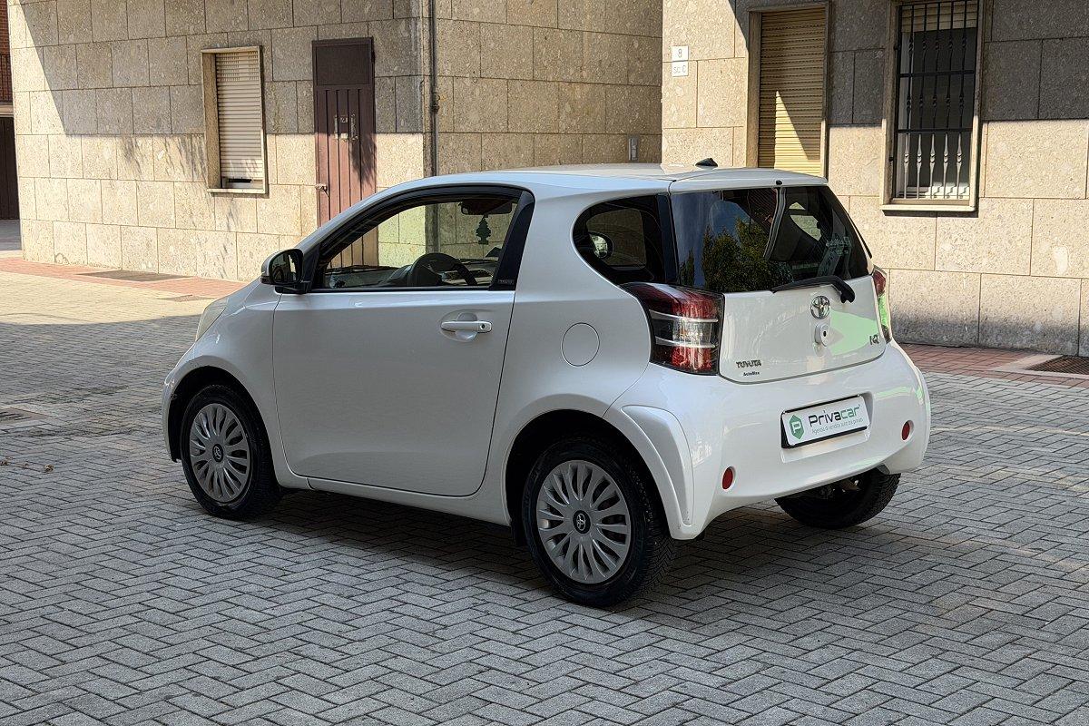 TOYOTA iQ 1.0 CVT Trend