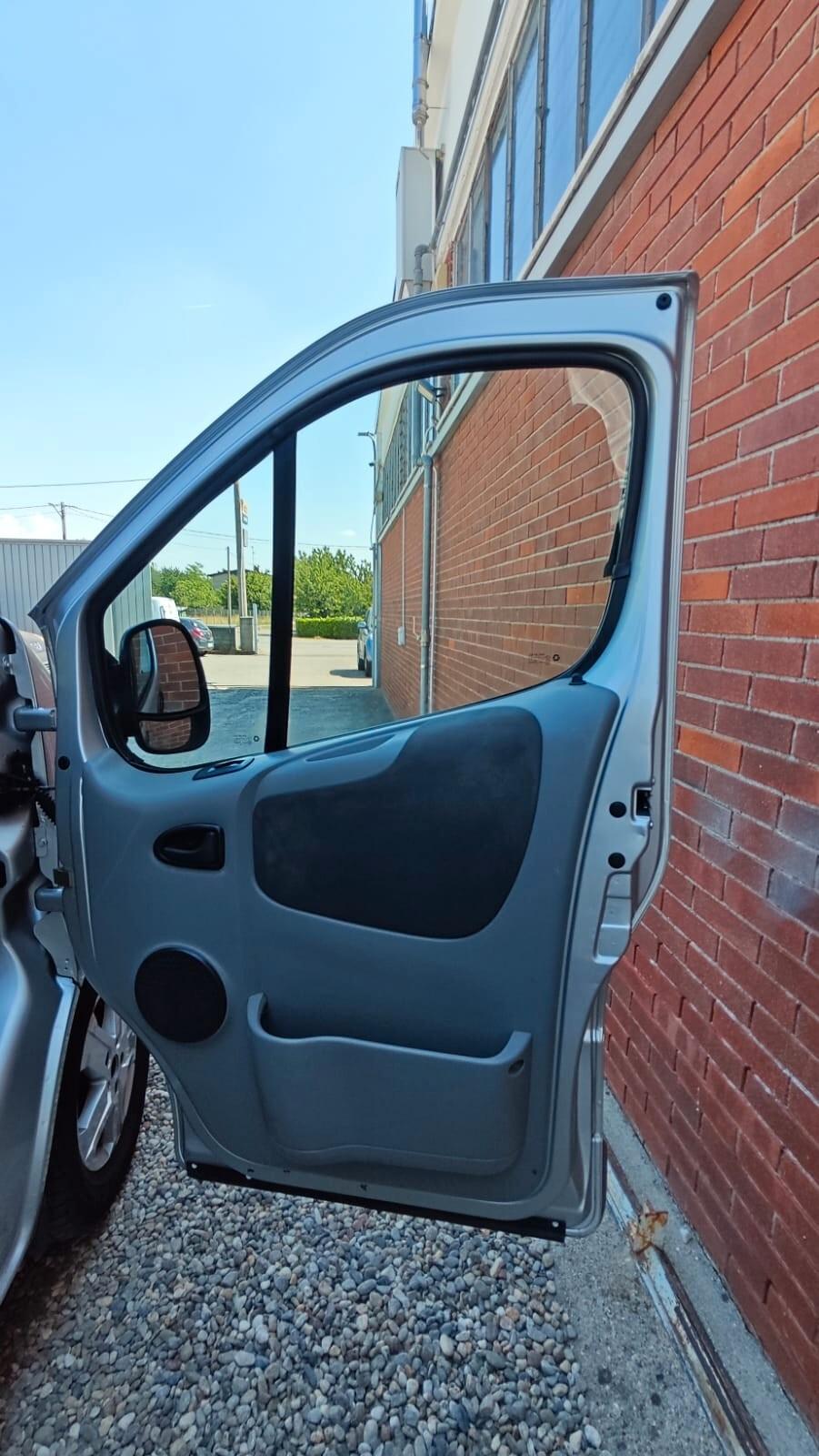 Opel Vivaro 29 2.5 CDTI/135CV PL-TN Combi Tec.