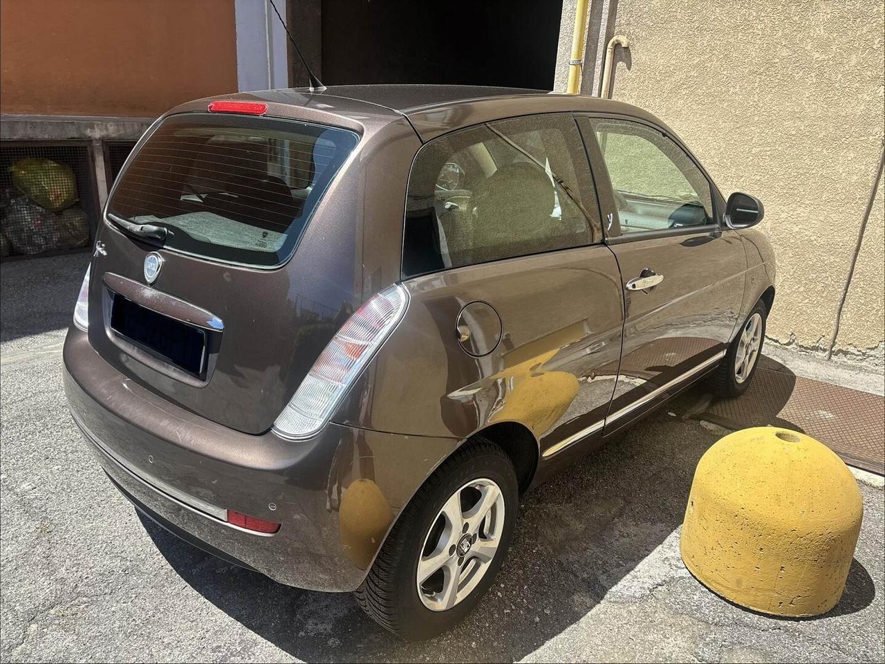 LANCIA YPSILON 1.4 16V PLATINO AUTOMATICA