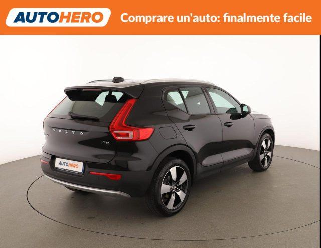 VOLVO XC40 T2 Momentum Pro
