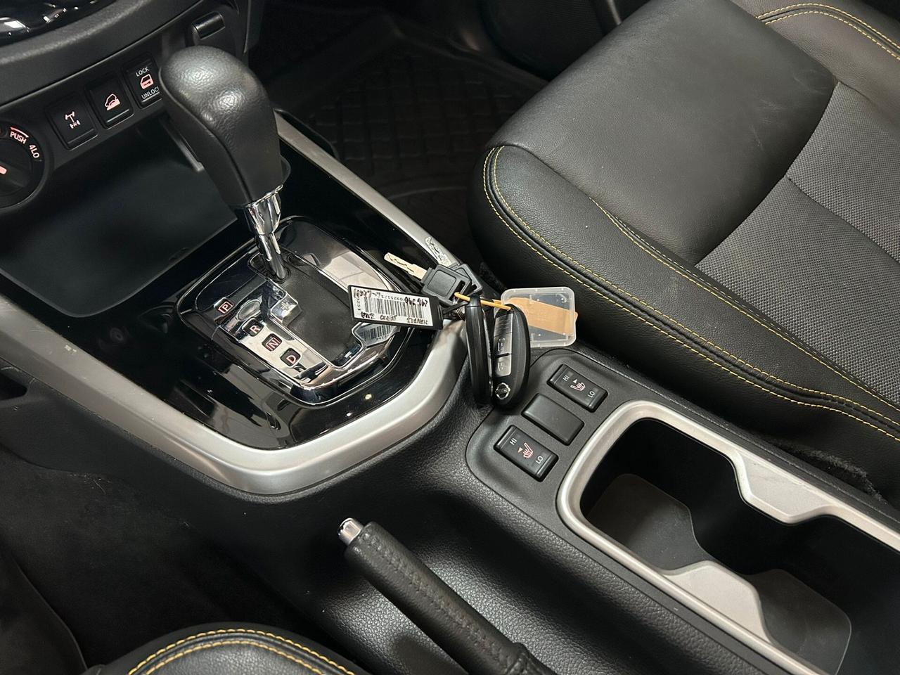 Nissan Navara 2.3 dCi 4WD D. Cab N-Connecta auto