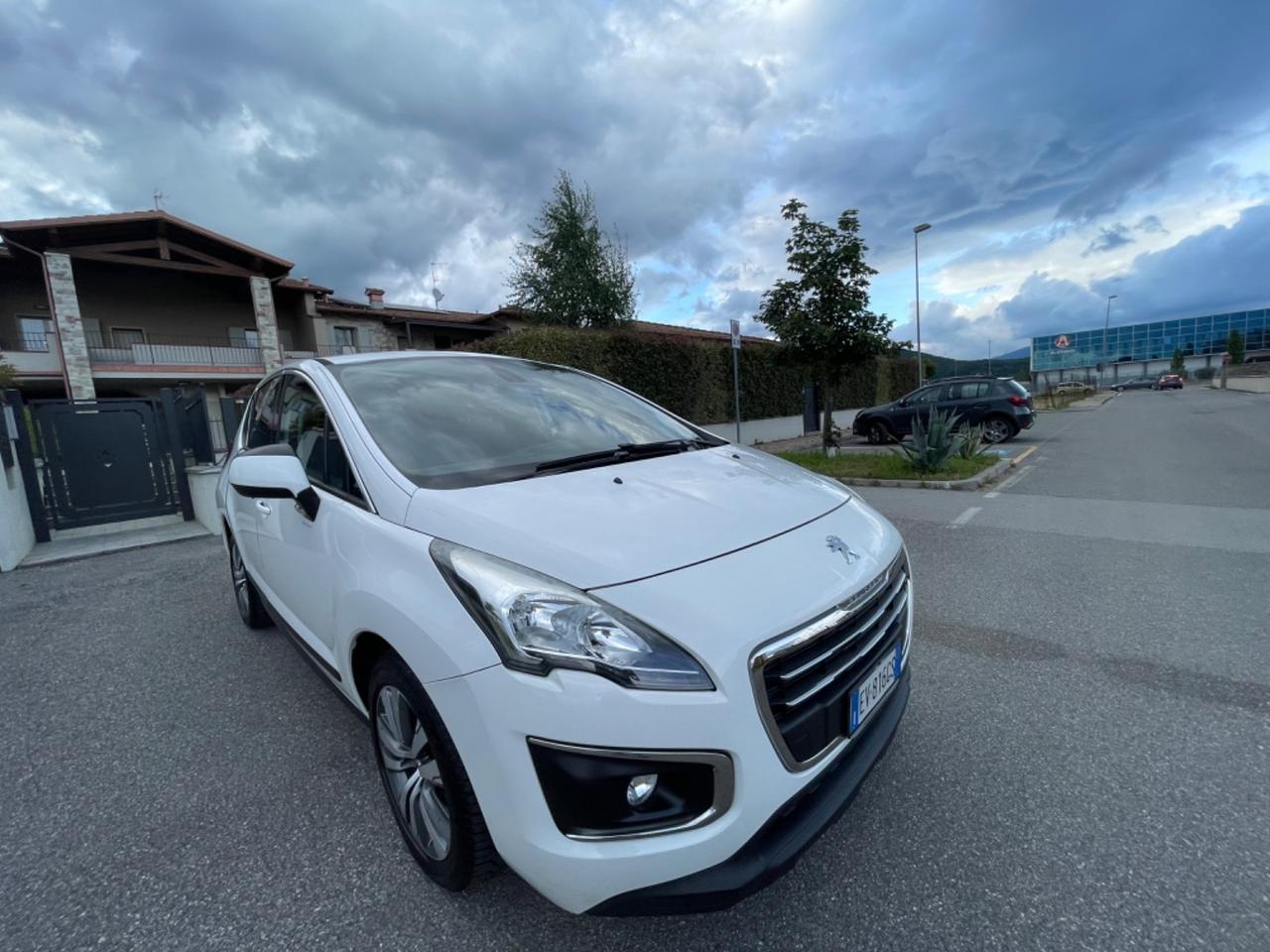 Peugeot 3008 1.6 HDi 115CV Access