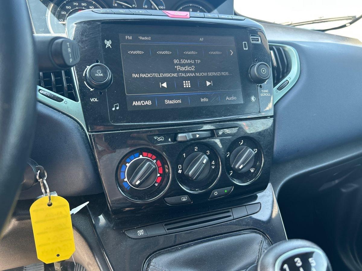 LANCIA Ypsilon 3ª serie - Ypsilon 1.0 FireFly 5 porte S&S Hybrid Or
