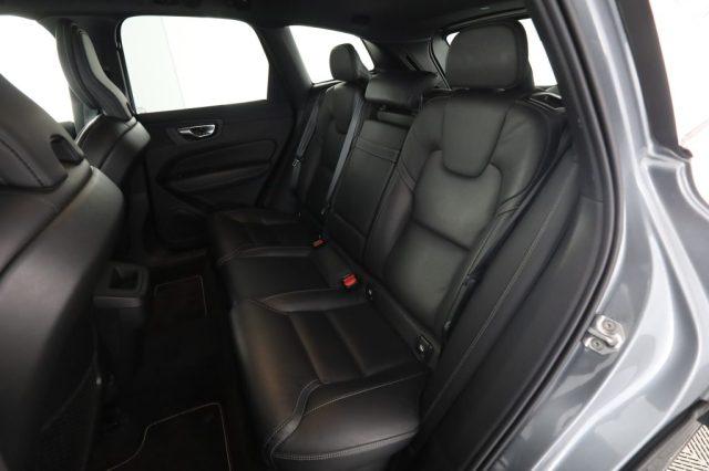 VOLVO XC60 XC60 B4 (d) automatico R-design