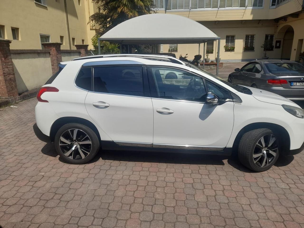 Peugeot 2008 Allure 1.2 PureTech 130 #10994