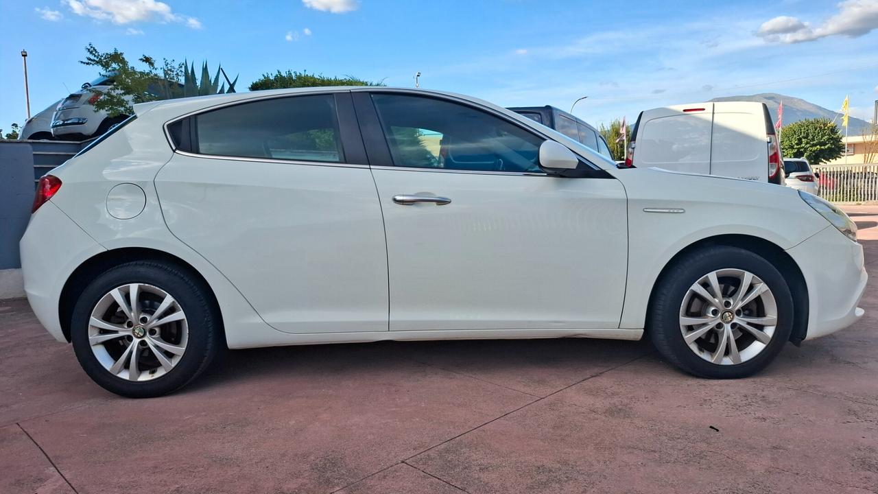 Alfa Romeo Giulietta 1.6 JTDm-2 105 CV Distinctive