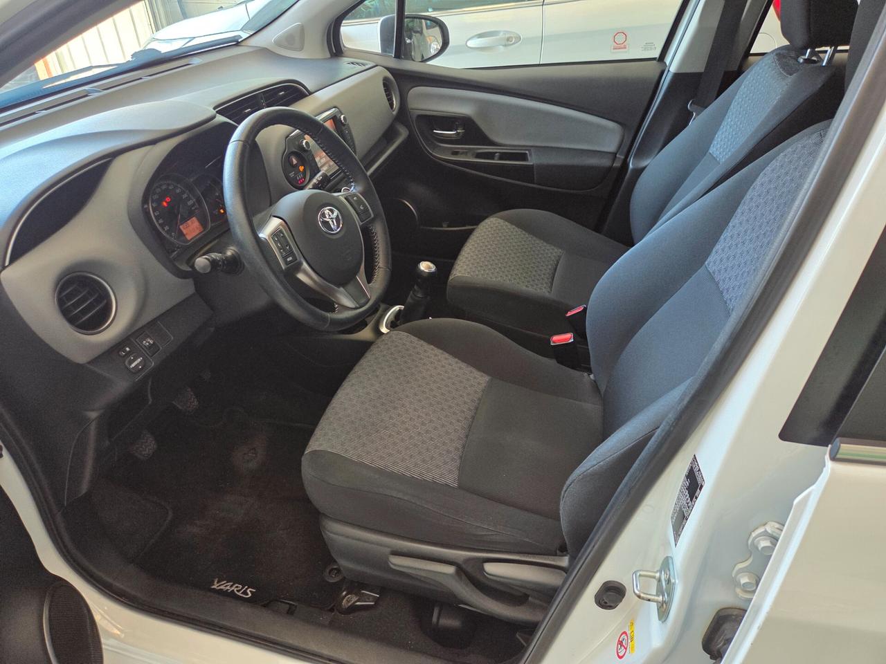 Toyota Yaris 1.0 5 porte Lounge unico proprietario