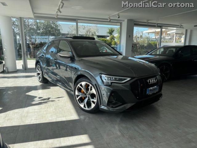 AUDI e-tron S SPB sport attitude 3motori 503cv tetto