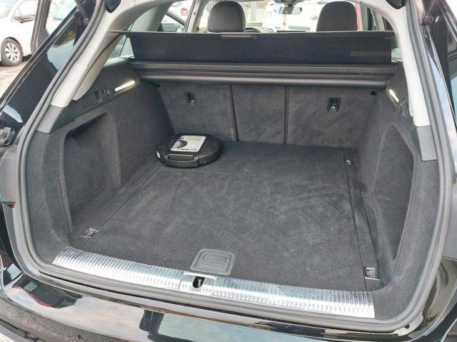 AUDI A4 Avant 30 hybrid TDI/136 CV S tronic Bus. Adv.