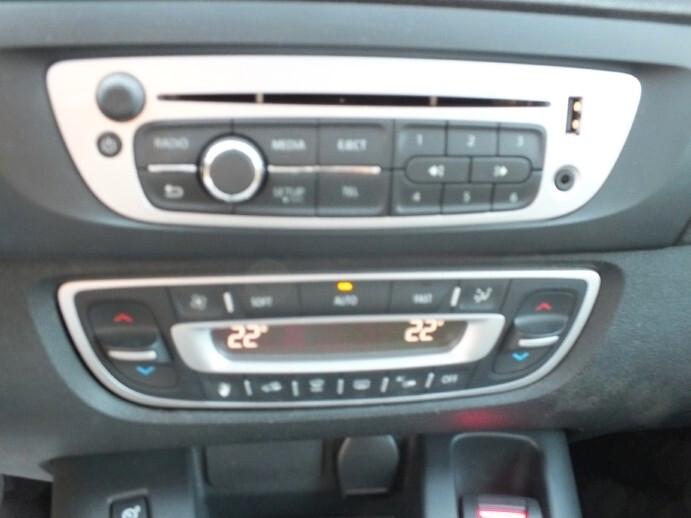 Renault Scenic 1.5 dCi*7 POSTI*UNIPRO*NAVI e BLUETOOTH di SERIE*