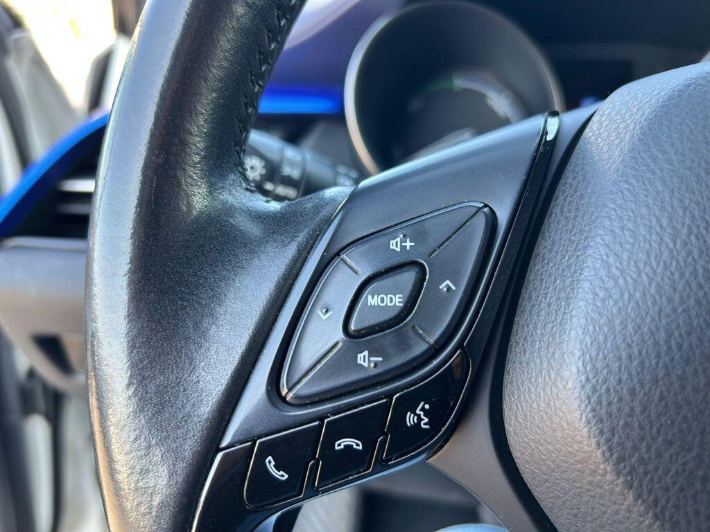 Toyota C-HR 2.0 Hybrid E-CVT Style