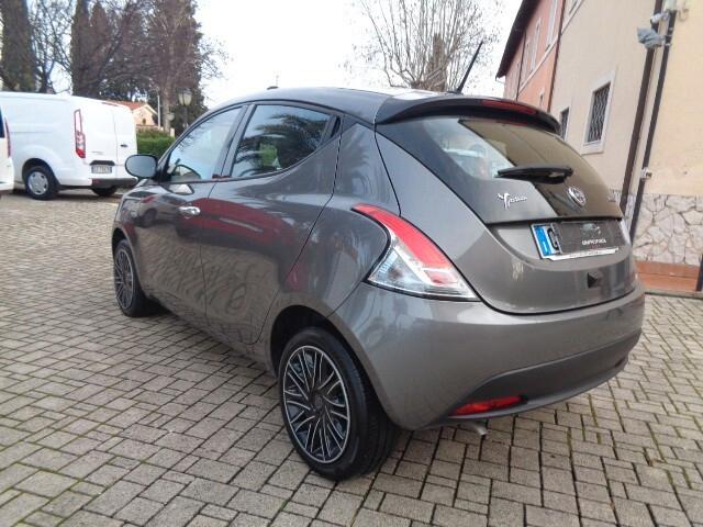 Lancia Ypsilon 1.0 FireFly 5 porte S&S Hybryd Gold