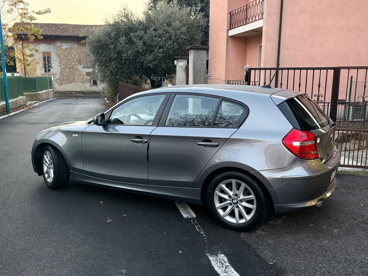 Bmw 118 118d cat 5 porte Futura DPF 12/2010