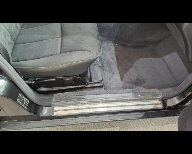 MERCEDES-BENZ E 200 k Elegance