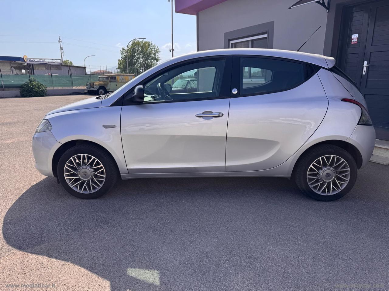 LANCIA Ypsilon 1.2 69 CV 5p. GPL Ecochic Silver