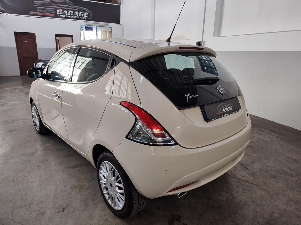 Lancia Ypsilon 1.2 69 CV 5 porte GPL Ecochic Gold MY16