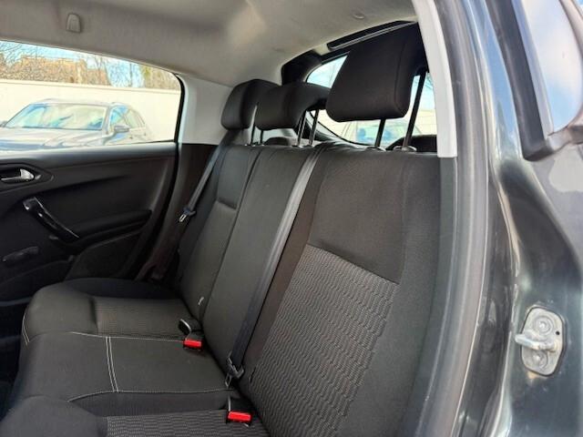 Peugeot 208 PureTech 82 5 porte Allure 2017