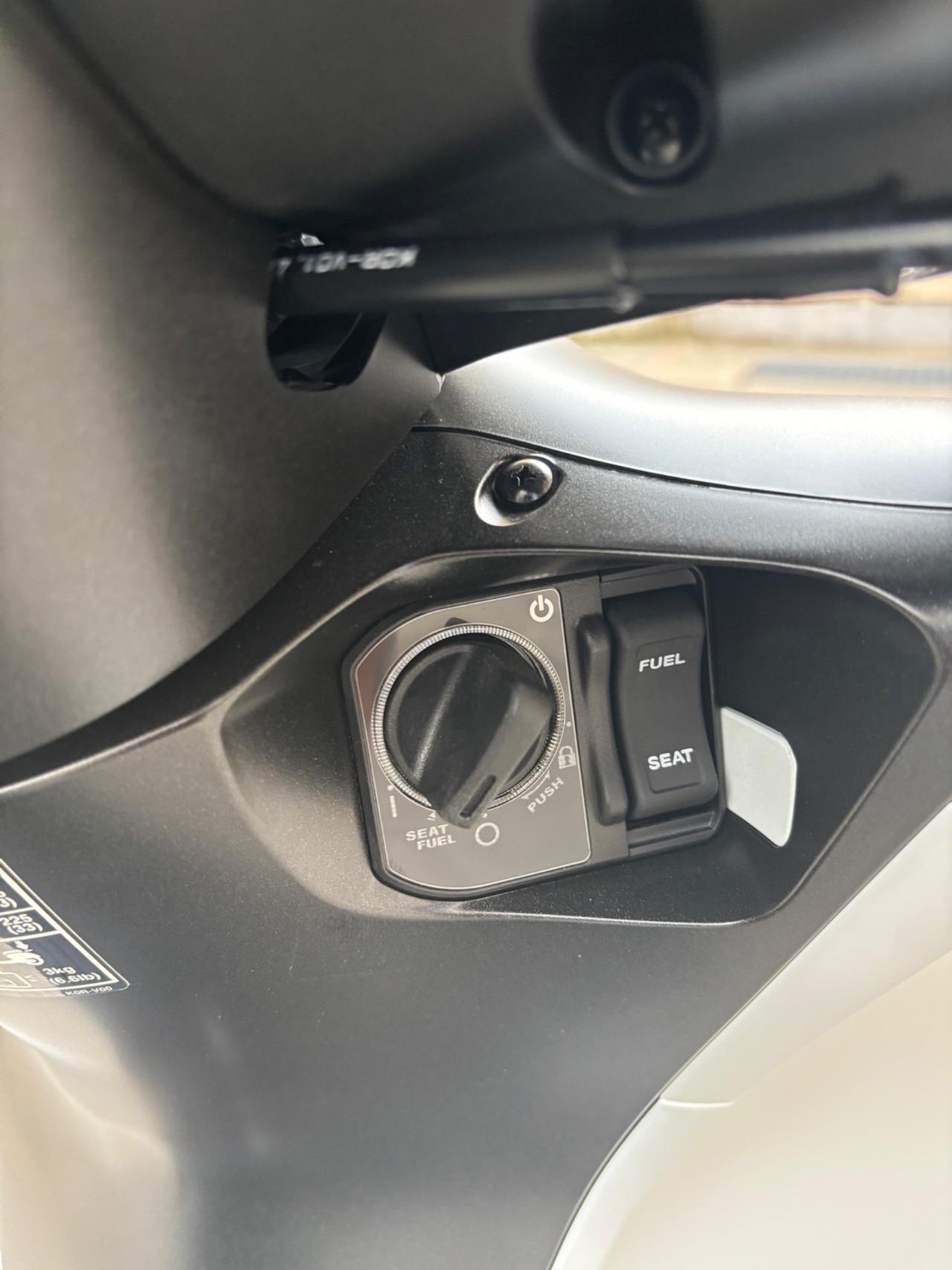 Honda SH 125 Sport Matt Pearl Cool White NUOVO