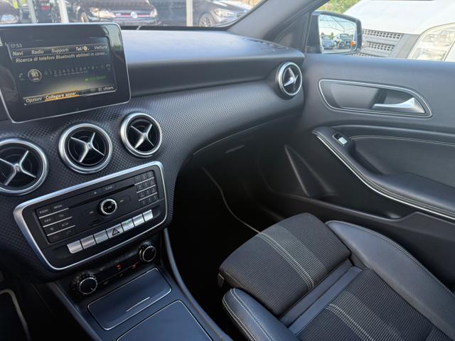 MERCEDES-BENZ A 200 d Automatic Premium